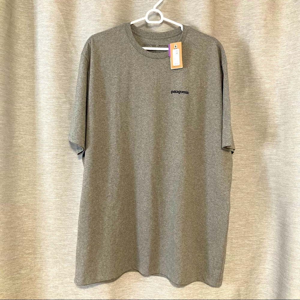 NWT Regular Fit Grey Patagonia T-Shirt in XL